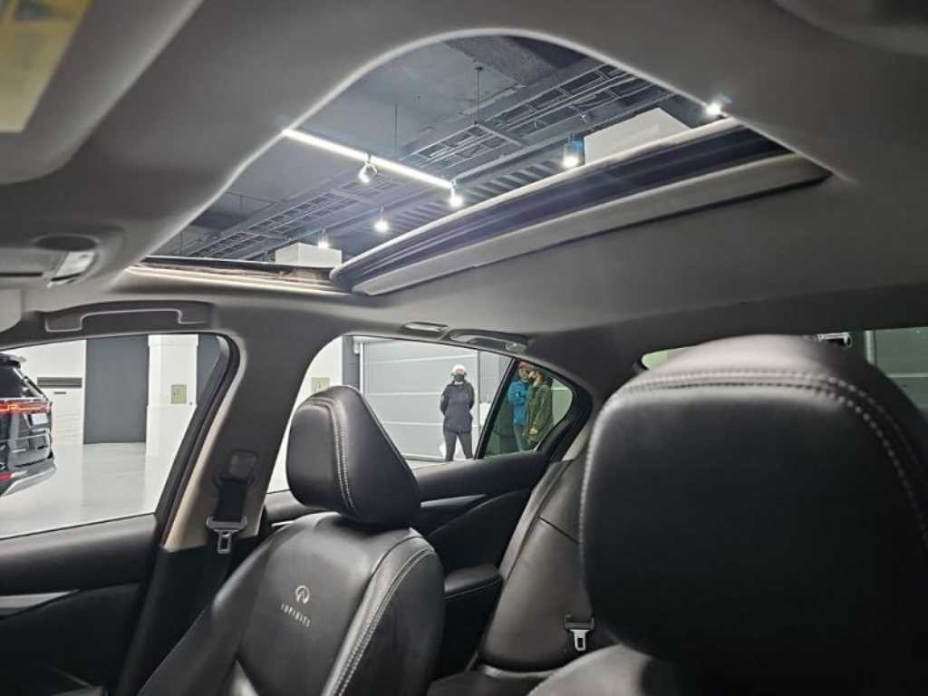 인피니티 Q Q50 2.2D 익스클루시브 이미지 15