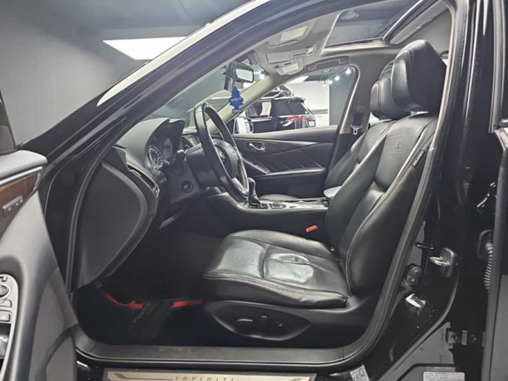 인피니티 Q Q50 2.2D 익스클루시브 이미지 17