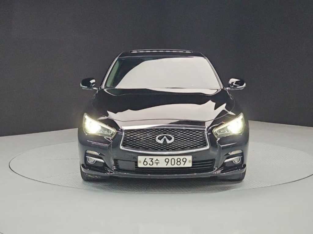 인피니티 Q Q50 2.2D 익스클루시브 이미지 2