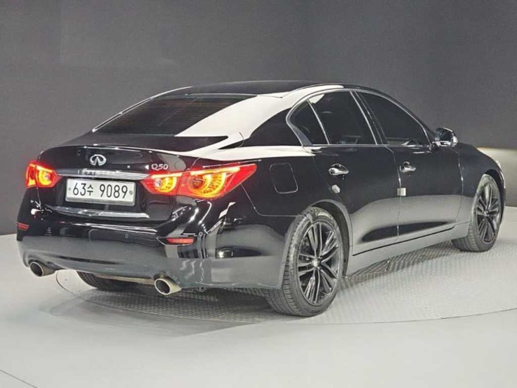 인피니티 Q Q50 2.2D 익스클루시브 이미지 4