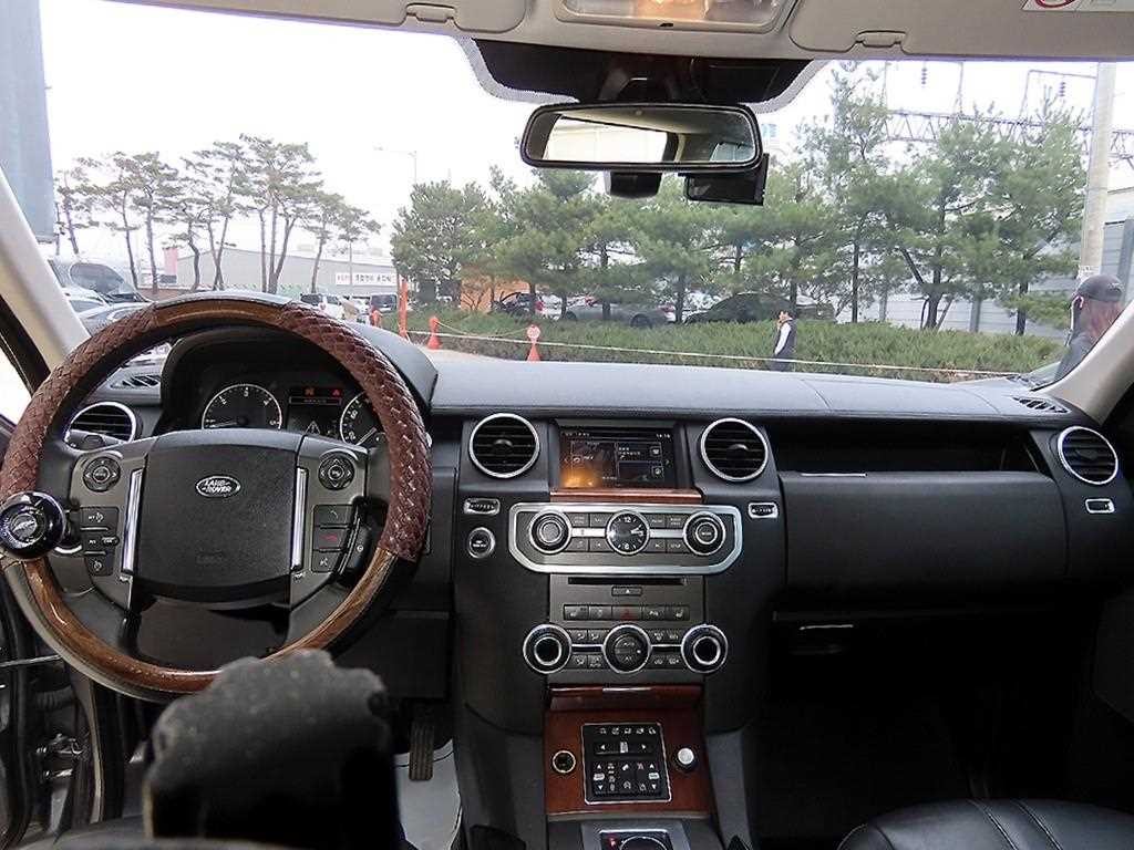 랜드로버 디스커버리 디스커버리4 3.0 SCV6 HSE 이미지 7