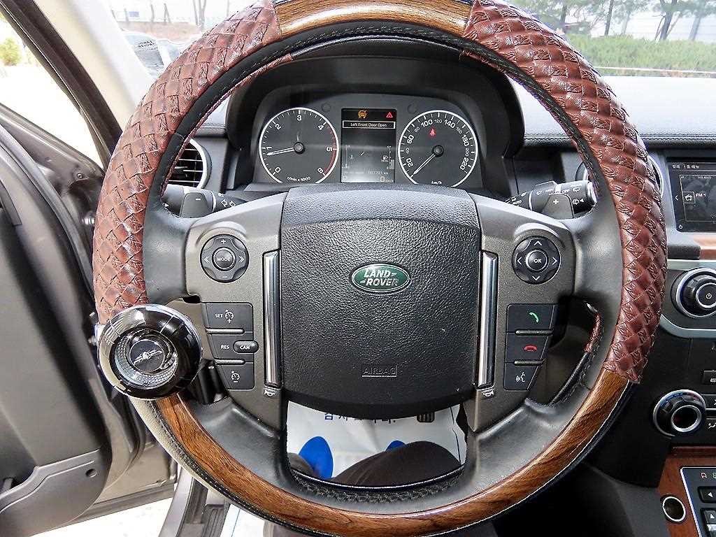 랜드로버 디스커버리 디스커버리4 3.0 SCV6 HSE 이미지 8