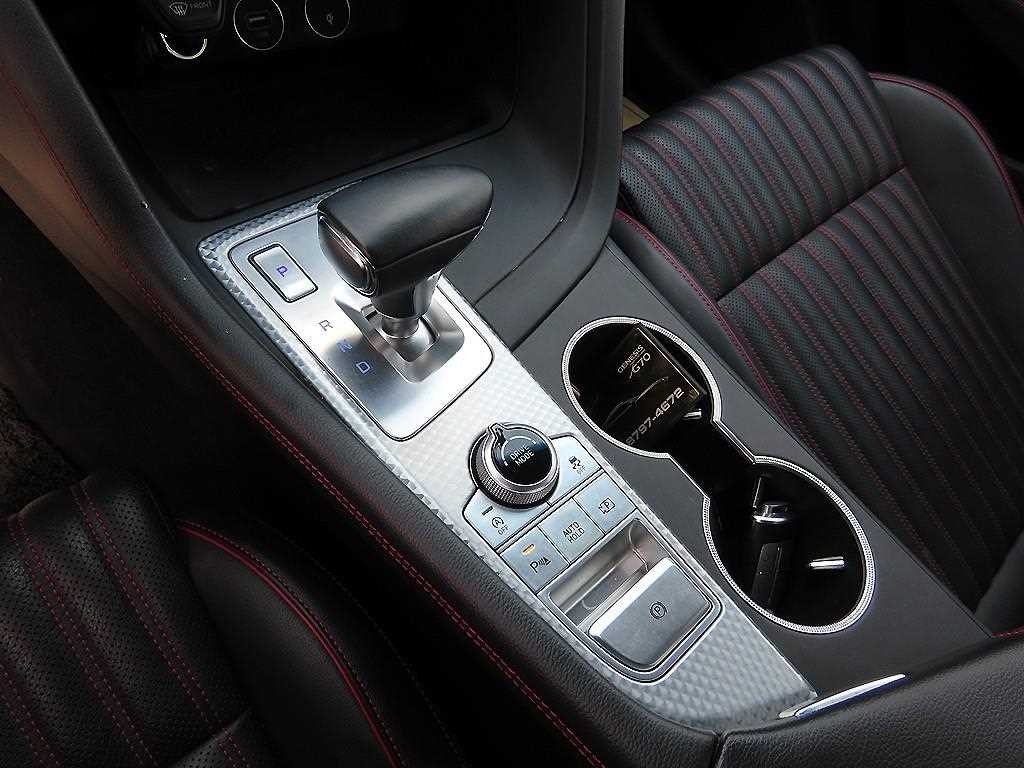 제네시스 G70 더 뉴 G70 가솔린 2.0T 2WD 스포츠 패키지 이미지 11