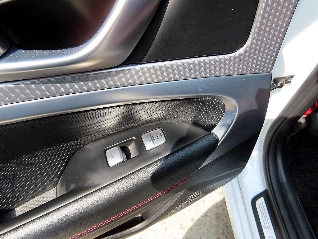 제네시스 G70 더 뉴 G70 가솔린 2.0T 2WD 스포츠 패키지 이미지 16