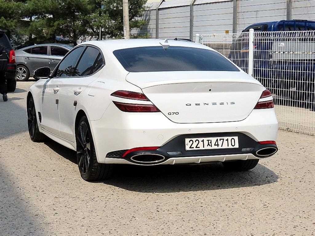 제네시스 G70 더 뉴 G70 가솔린 2.0T 2WD 스포츠 패키지 이미지 3