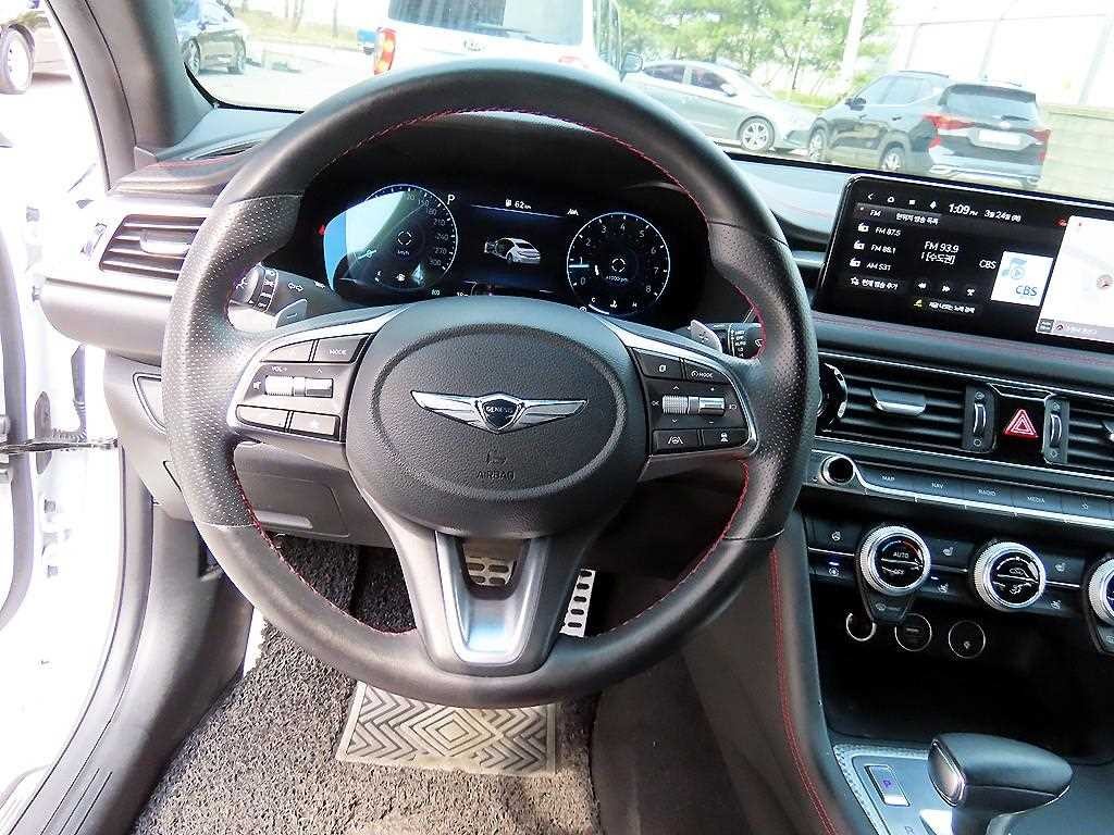 제네시스 G70 더 뉴 G70 가솔린 2.0T 2WD 스포츠 패키지 이미지 8