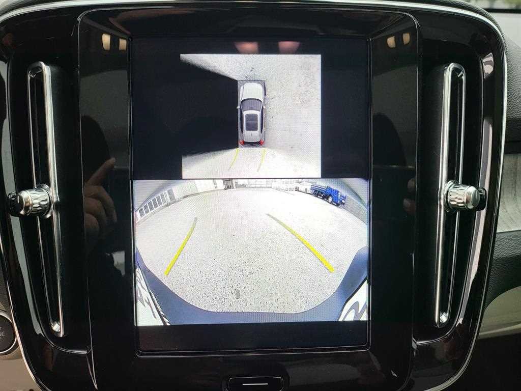 볼보 XC40 B4 AWD 울트라 브라이트 이미지 15