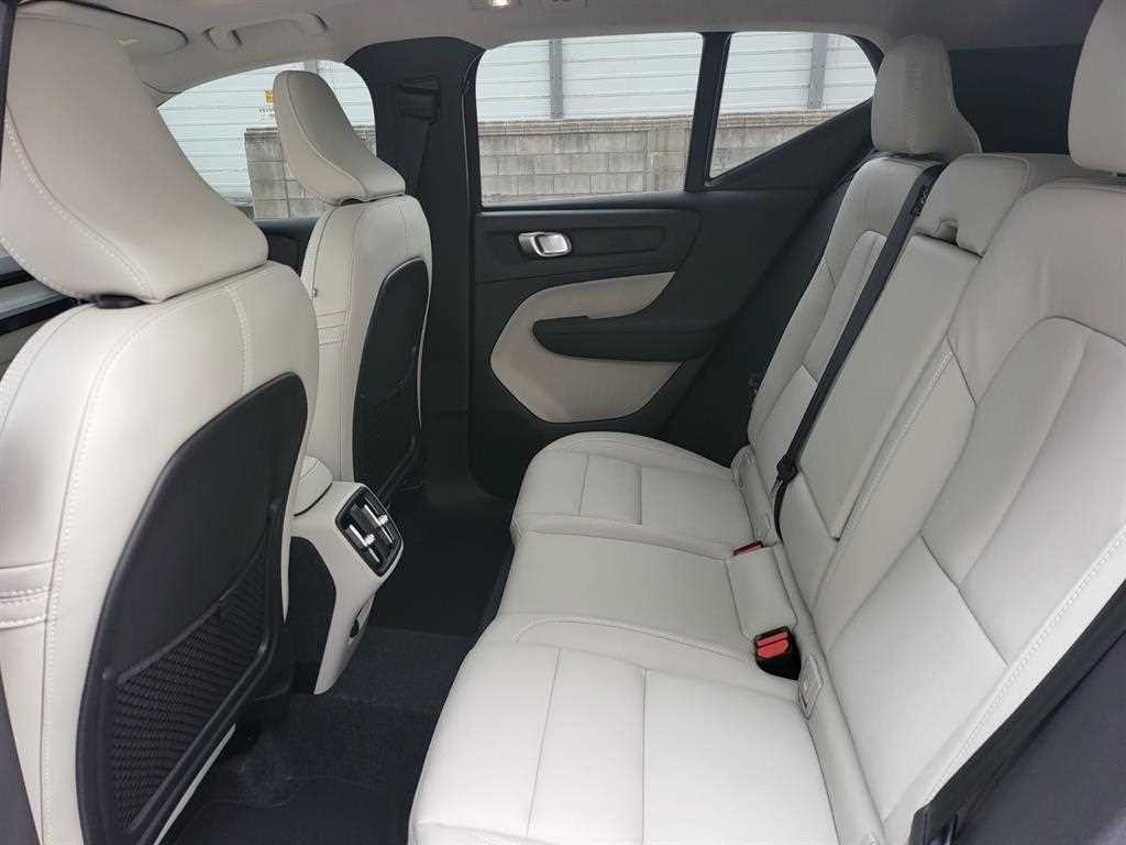 볼보 XC40 B4 AWD 울트라 브라이트 이미지 6