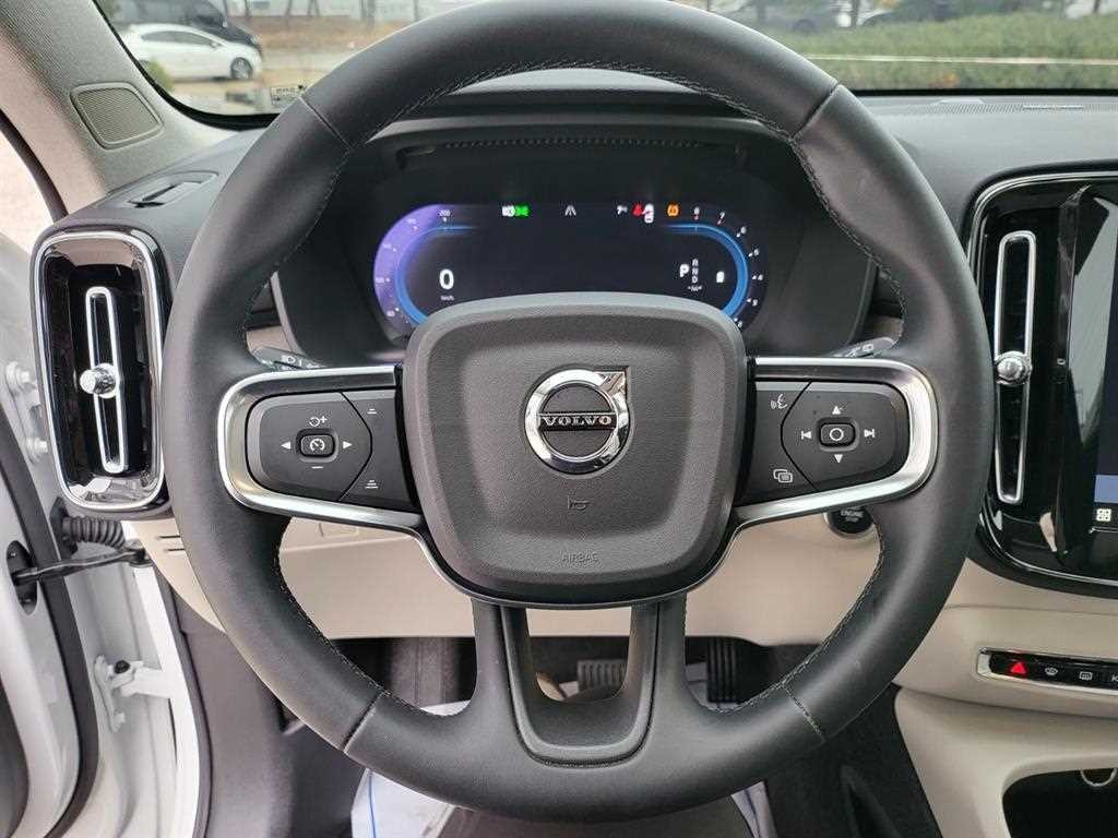 볼보 XC40 B4 AWD 울트라 브라이트 이미지 8