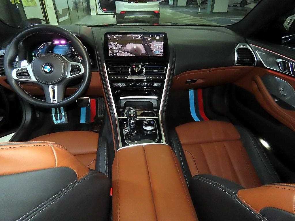 BMW 8시리즈 8시리즈 (G15) M850i xDrive 그란 쿠페 이미지 10