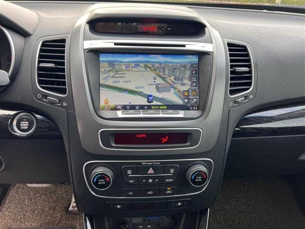 기아 쏘렌토 뉴 쏘렌토 R 2WD 2.0 프레스티지 이미지 12