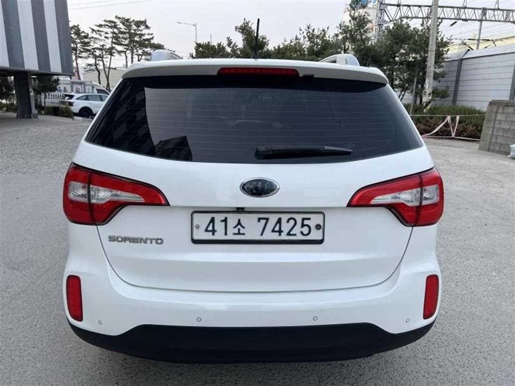 기아 쏘렌토 뉴 쏘렌토 R 2WD 2.0 프레스티지 이미지 4