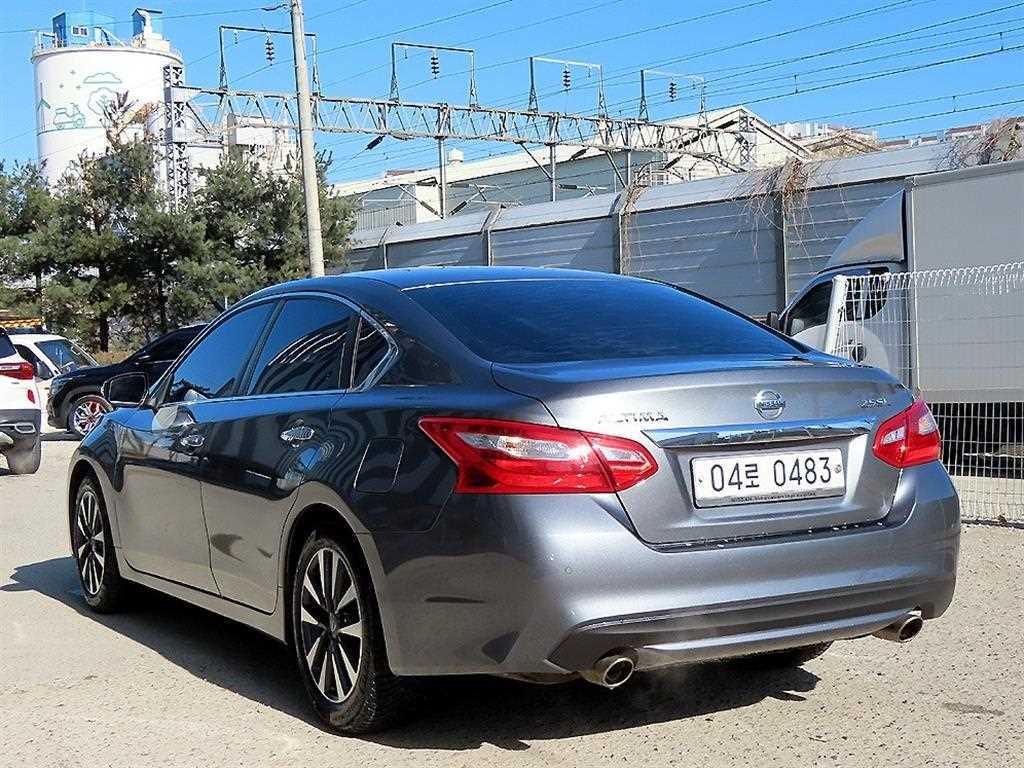닛산 알티마 2.5 이미지 3