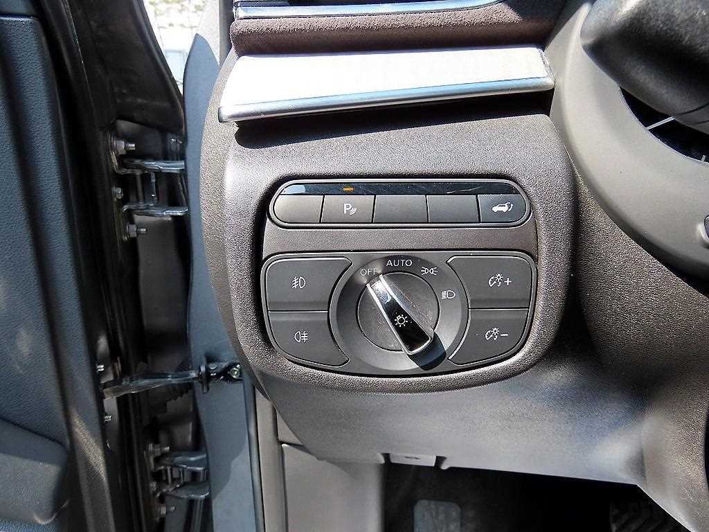 인피니티 QX QX50(P71A) 2.0 VC-T 센서리 AWD 이미지 11