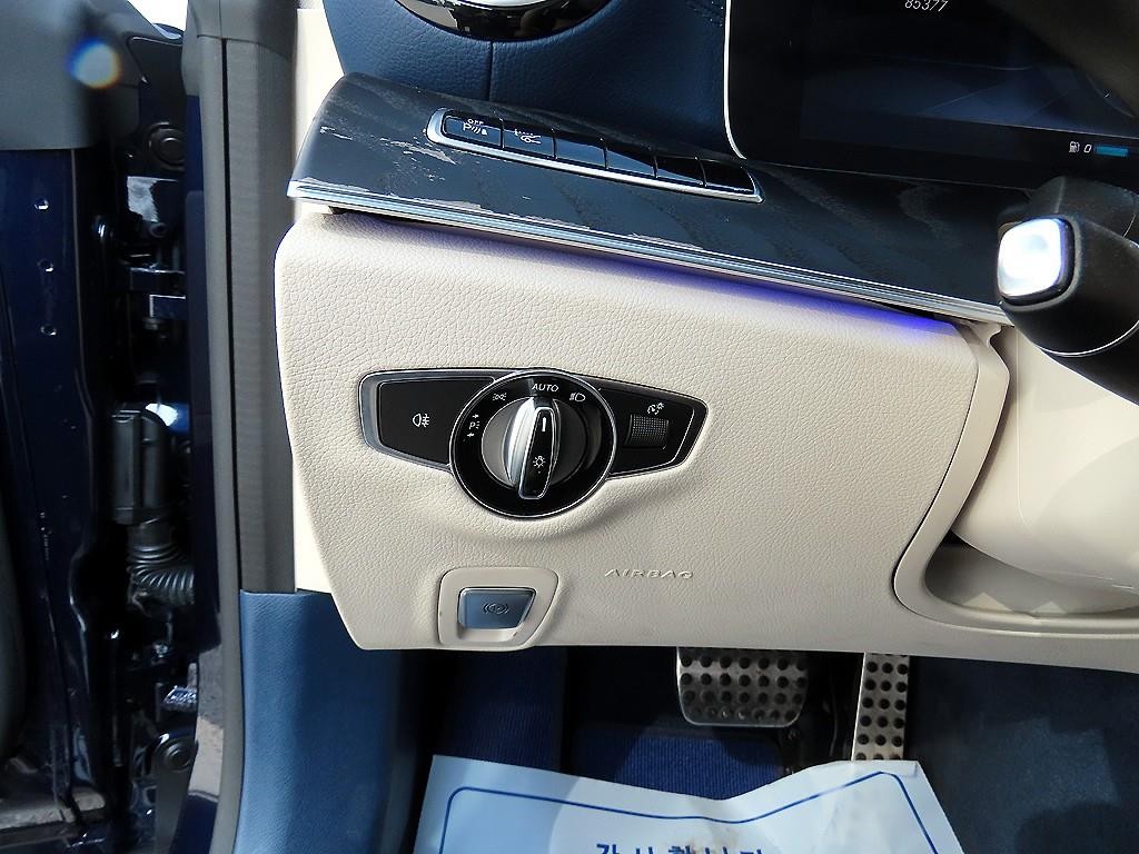 벤츠 E 클래스 E-클래스 W213 E220d 쿠페 이미지 14