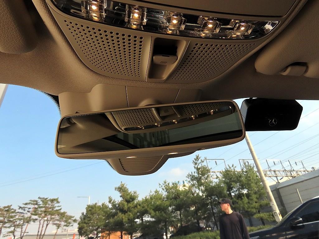 벤츠 E 클래스 E-클래스 W213 E220d 쿠페 이미지 17