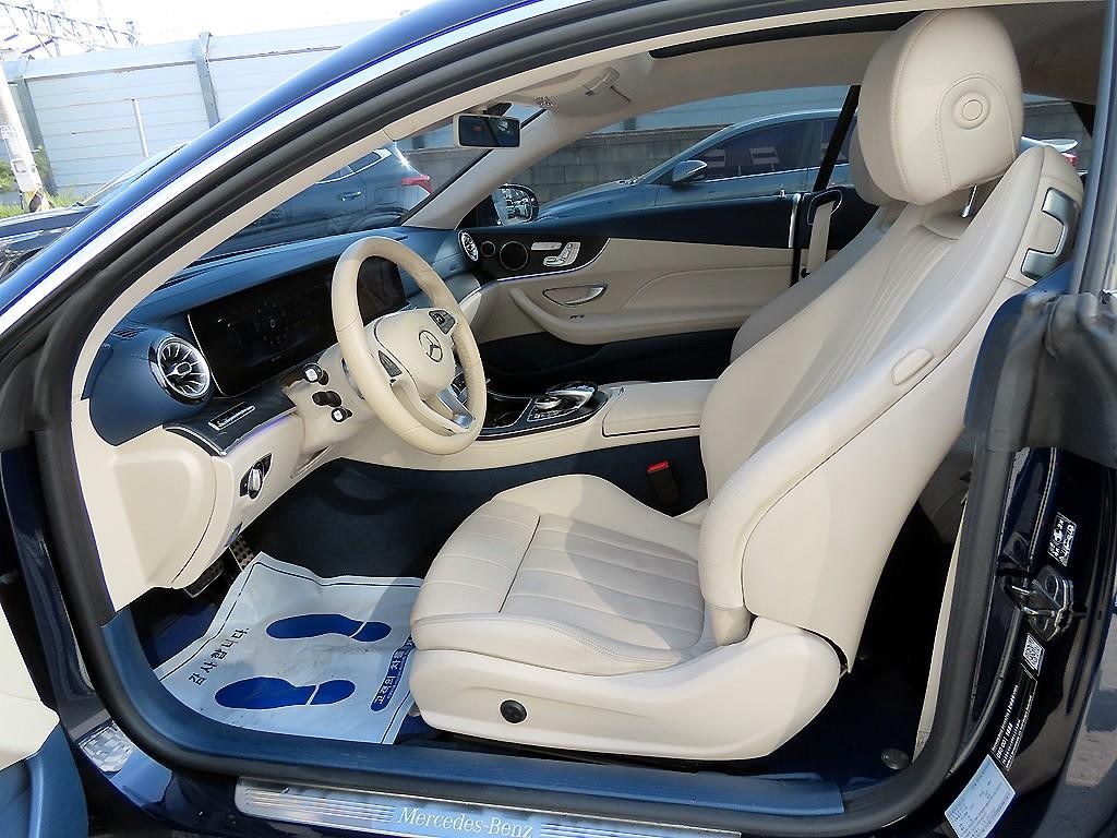 벤츠 E 클래스 E-클래스 W213 E220d 쿠페 이미지 5