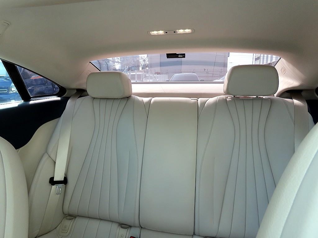 벤츠 E 클래스 E-클래스 W213 E220d 쿠페 이미지 6