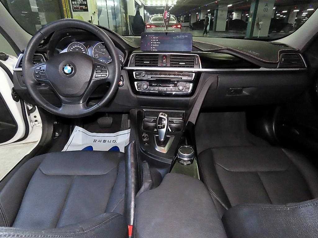 BMW 3시리즈 3시리즈 (F30) 320d 이미지 10