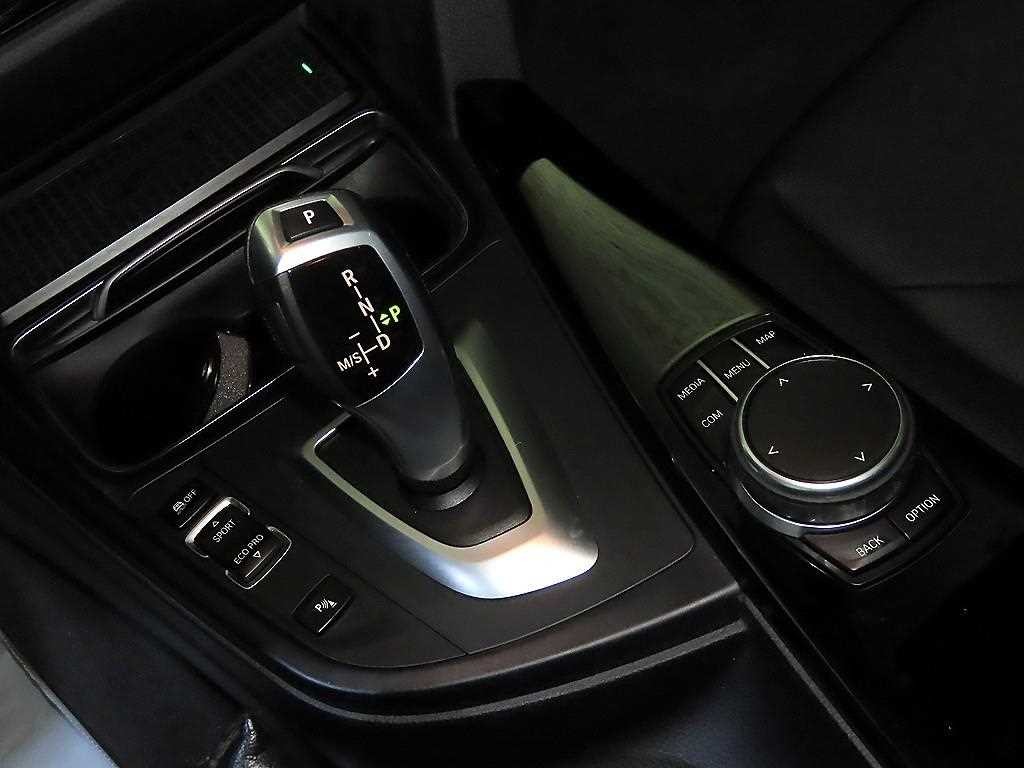 BMW 3시리즈 3시리즈 (F30) 320d 이미지 12