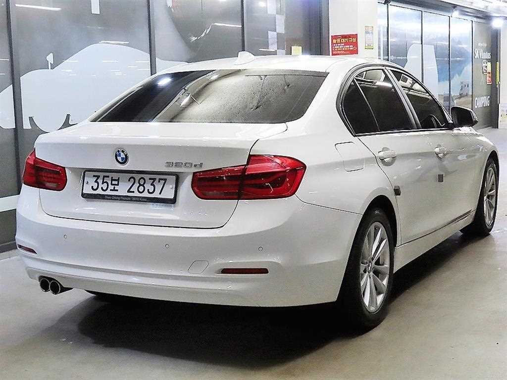 BMW 3시리즈 3시리즈 (F30) 320d 이미지 4
