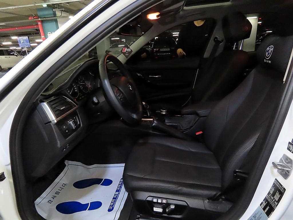BMW 3시리즈 3시리즈 (F30) 320d 이미지 6