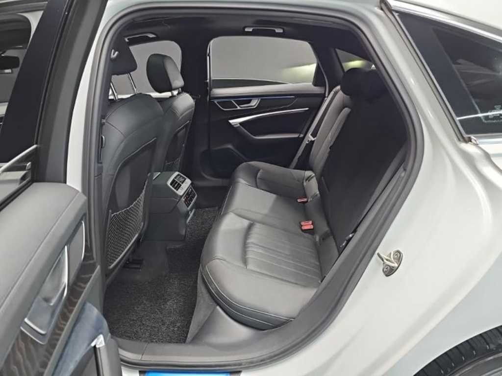 아우디 A6 A6 (C8) 45 TFSI 콰트로 프리미엄 이미지 18