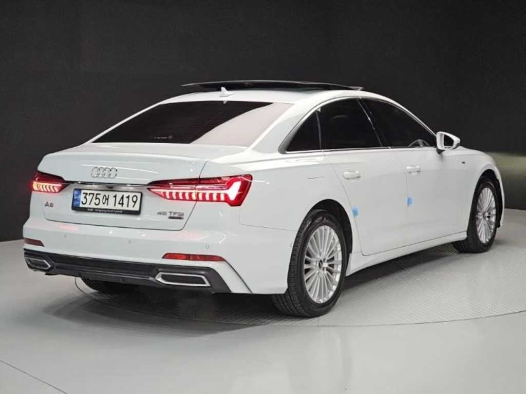 아우디 A6 A6 (C8) 45 TFSI 콰트로 프리미엄 이미지 4