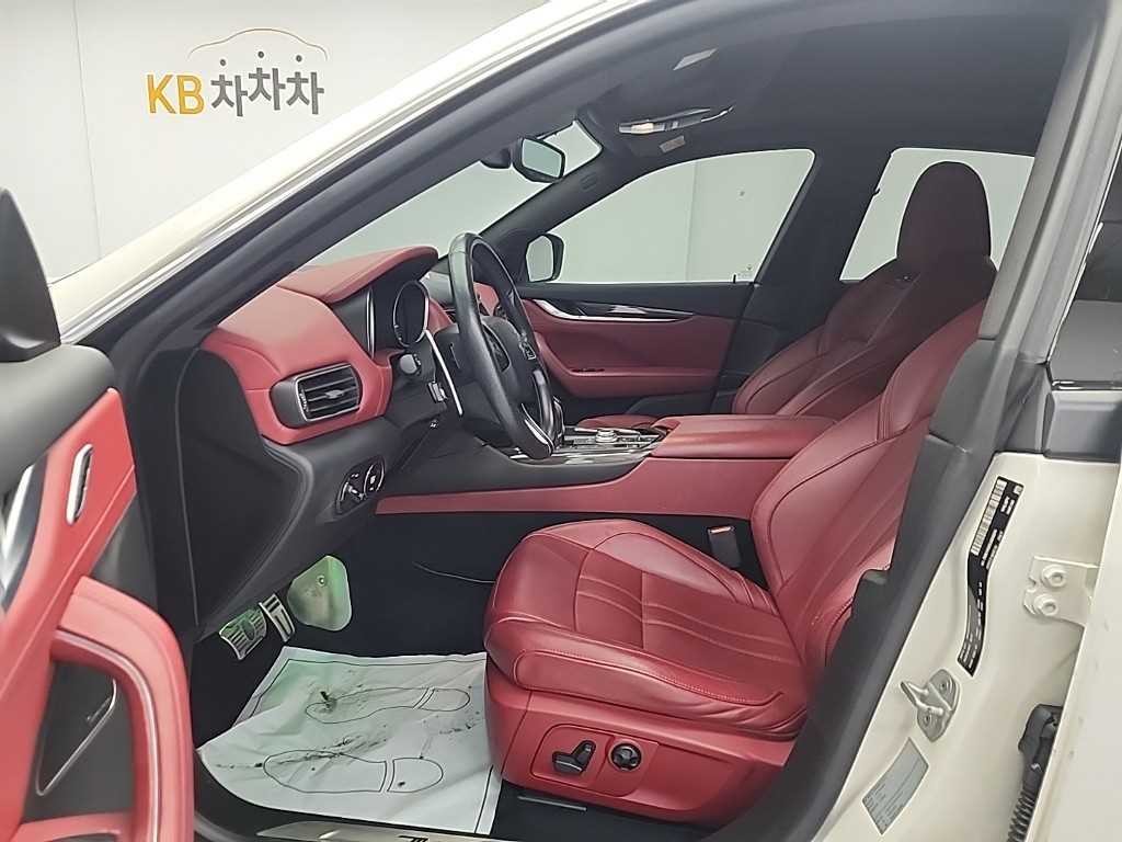 마세라티 르반떼 3.0  AWD 그란 스포츠 이미지 11