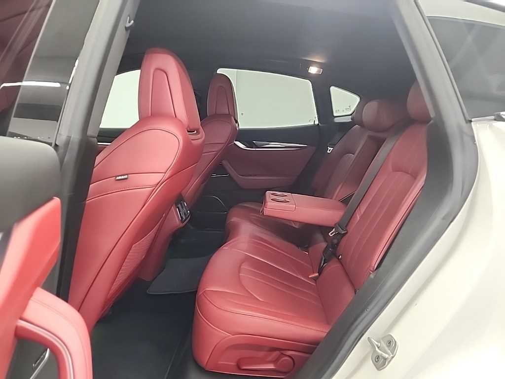 마세라티 르반떼 3.0  AWD 그란 스포츠 이미지 12