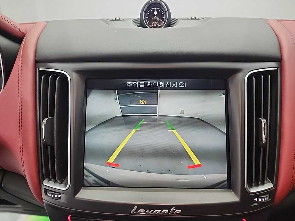마세라티 르반떼 3.0  AWD 그란 스포츠 이미지 16