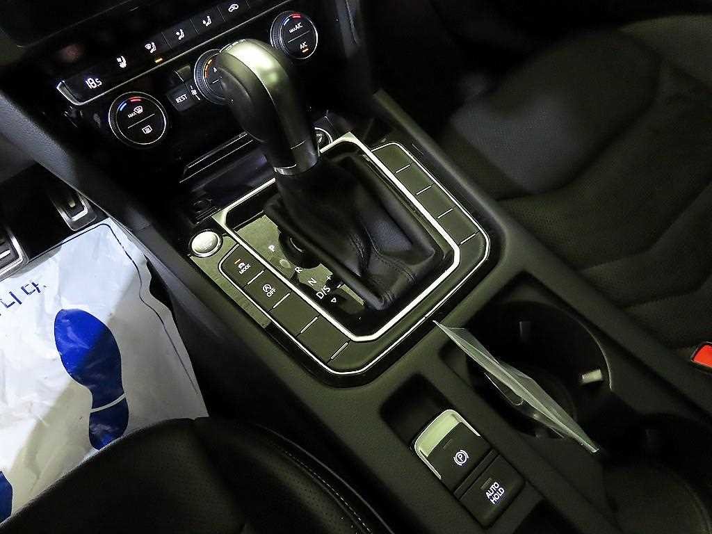 폭스바겐 아테온 2.0 TDI 엘레강스 프레스티지 이미지 12
