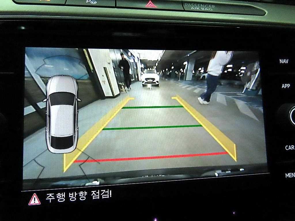 폭스바겐 아테온 2.0 TDI 엘레강스 프레스티지 이미지 14