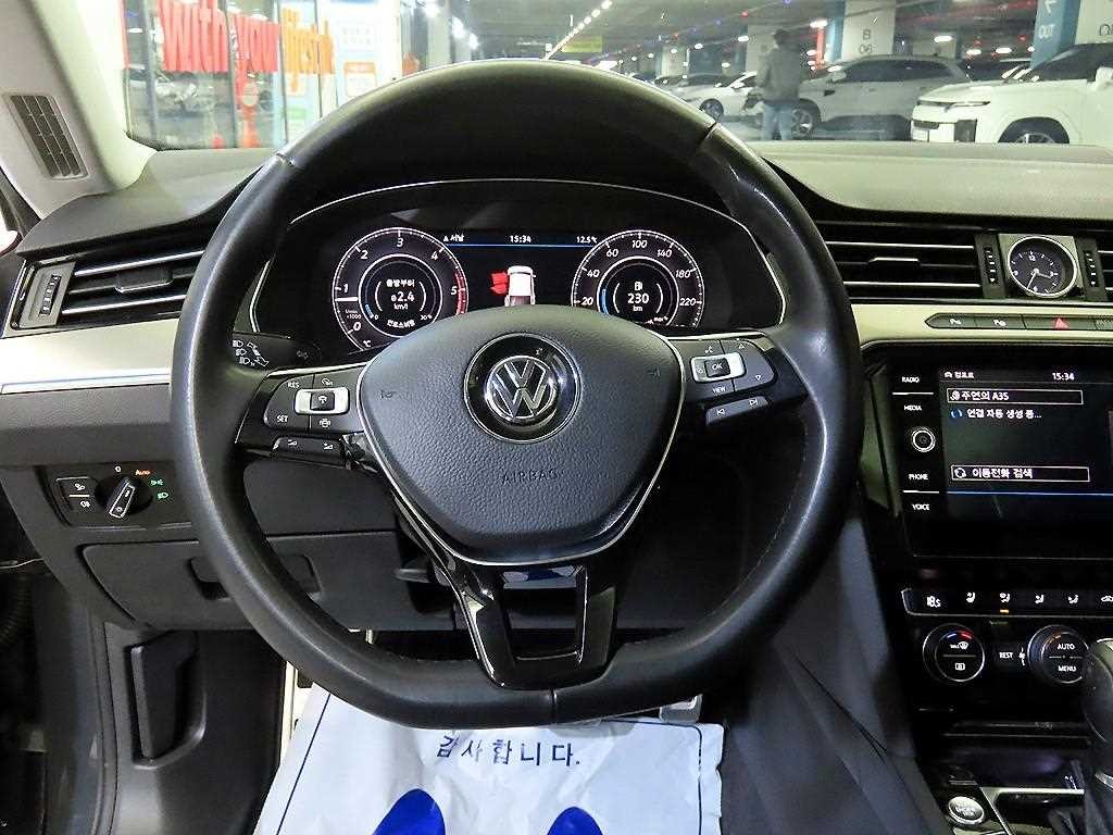 폭스바겐 아테온 2.0 TDI 엘레강스 프레스티지 이미지 8
