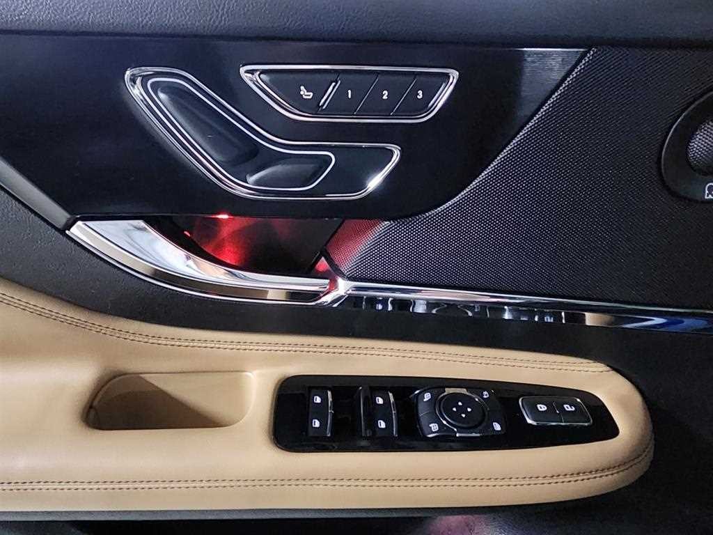 링컨 코세어 2.0 리저브 AWD 이미지 16
