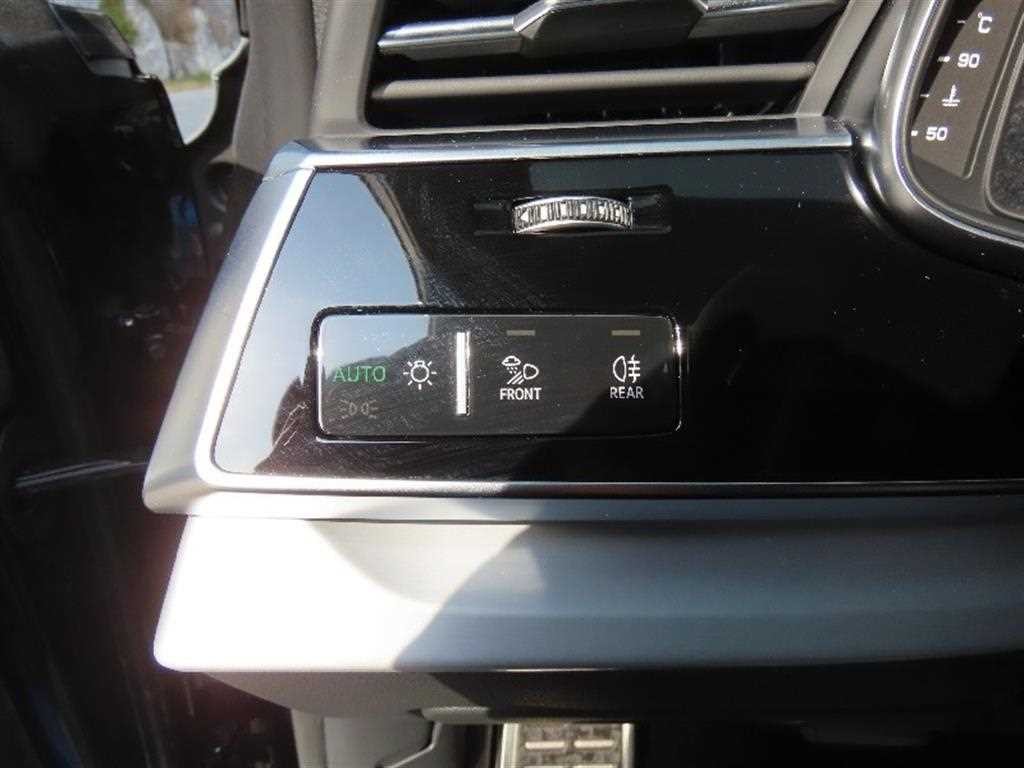 아우디 Q8 55 TFSI 콰트로 프리미엄 이미지 11