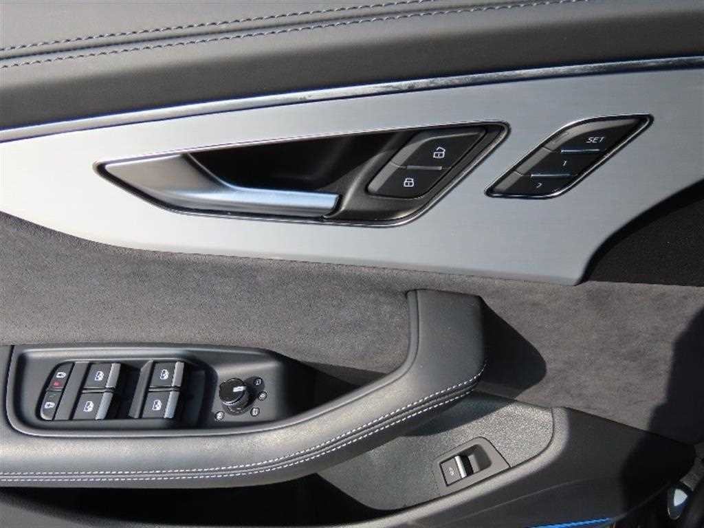 아우디 Q8 55 TFSI 콰트로 프리미엄 이미지 12