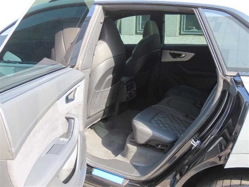 아우디 Q8 55 TFSI 콰트로 프리미엄 이미지 14