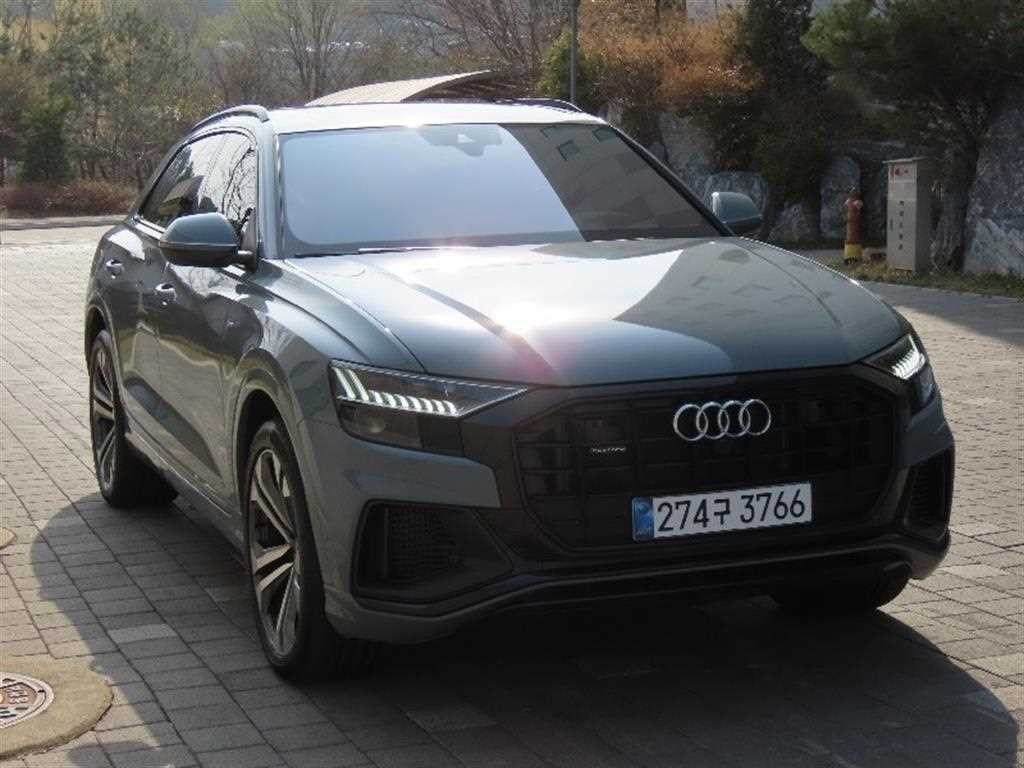 아우디 Q8 55 TFSI 콰트로 프리미엄 이미지 2