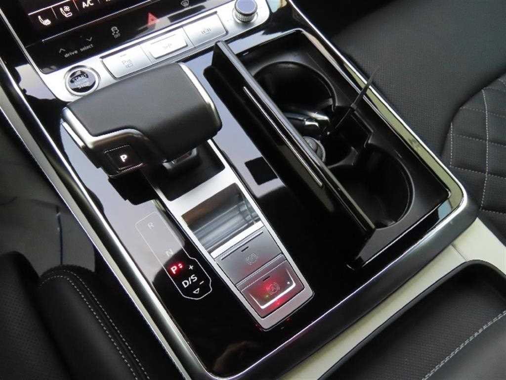 아우디 Q8 55 TFSI 콰트로 프리미엄 이미지 6
