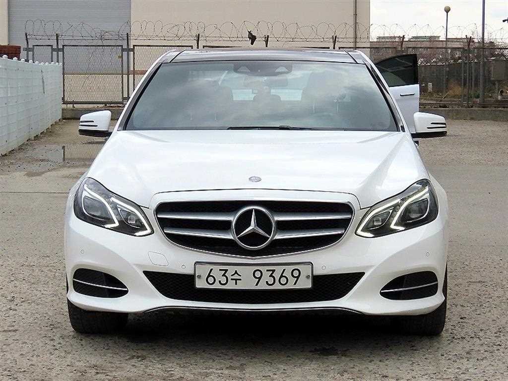 벤츠 E 클래스 E-클래스 W212 E300 4MATIC 아방가르드 이미지 1