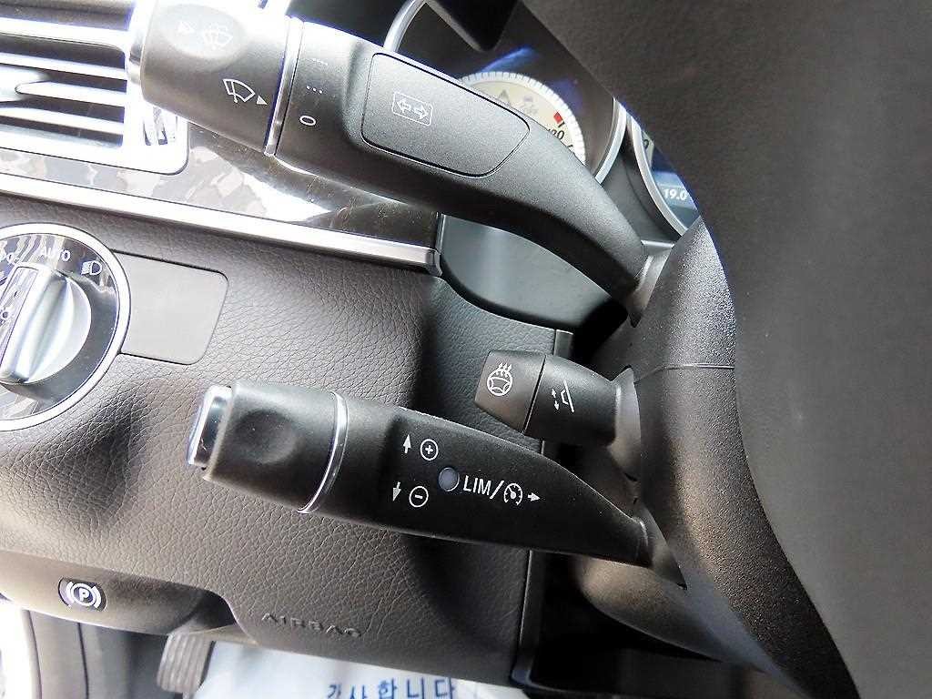 벤츠 E 클래스 E-클래스 W212 E300 4MATIC 아방가르드 이미지 12