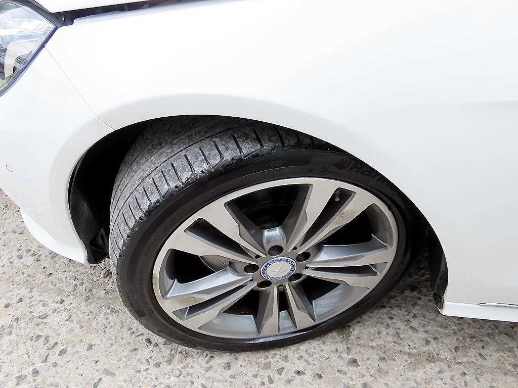 벤츠 E 클래스 E-클래스 W212 E300 4MATIC 아방가르드 이미지 19