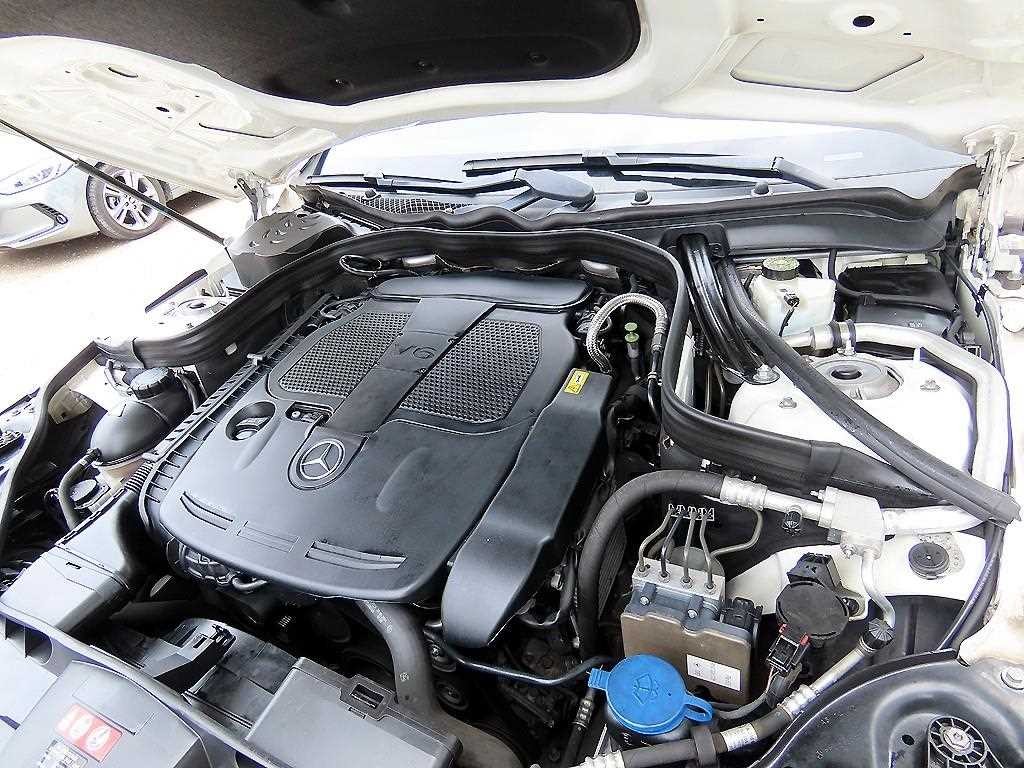 벤츠 E 클래스 E-클래스 W212 E300 4MATIC 아방가르드 이미지 20