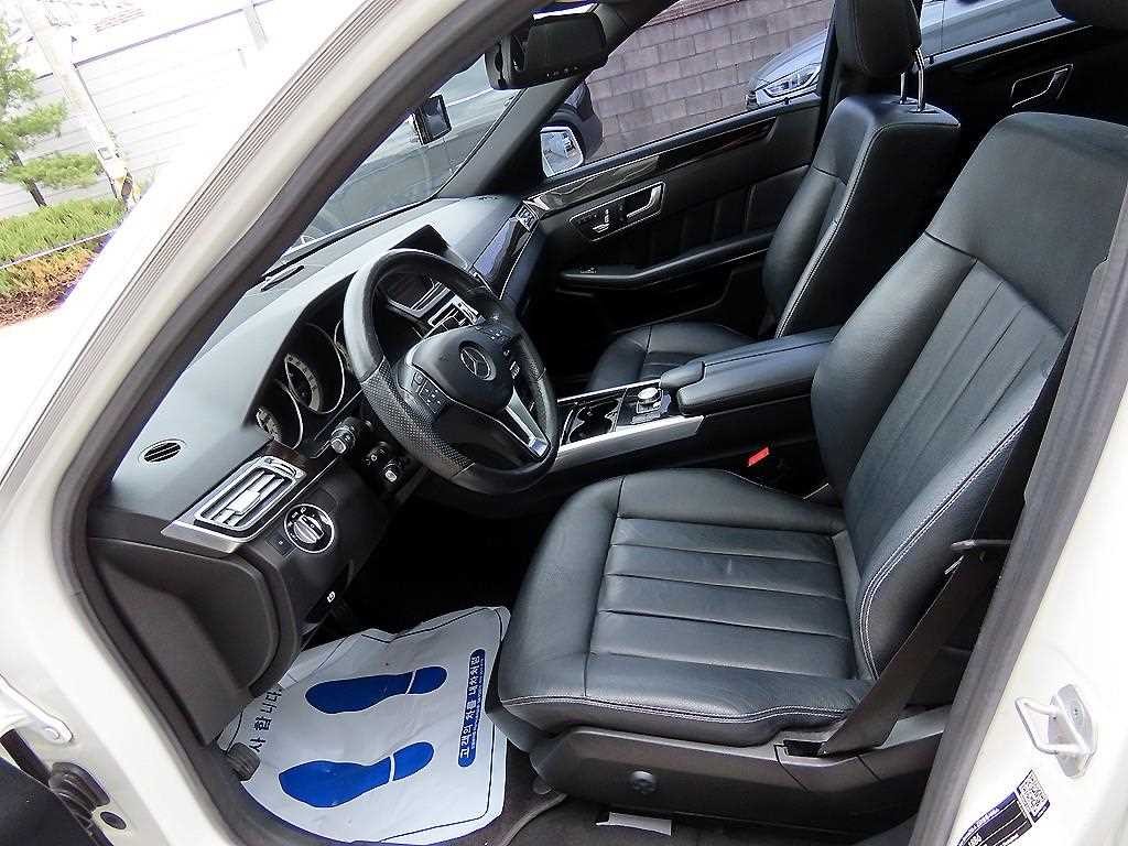벤츠 E 클래스 E-클래스 W212 E300 4MATIC 아방가르드 이미지 5