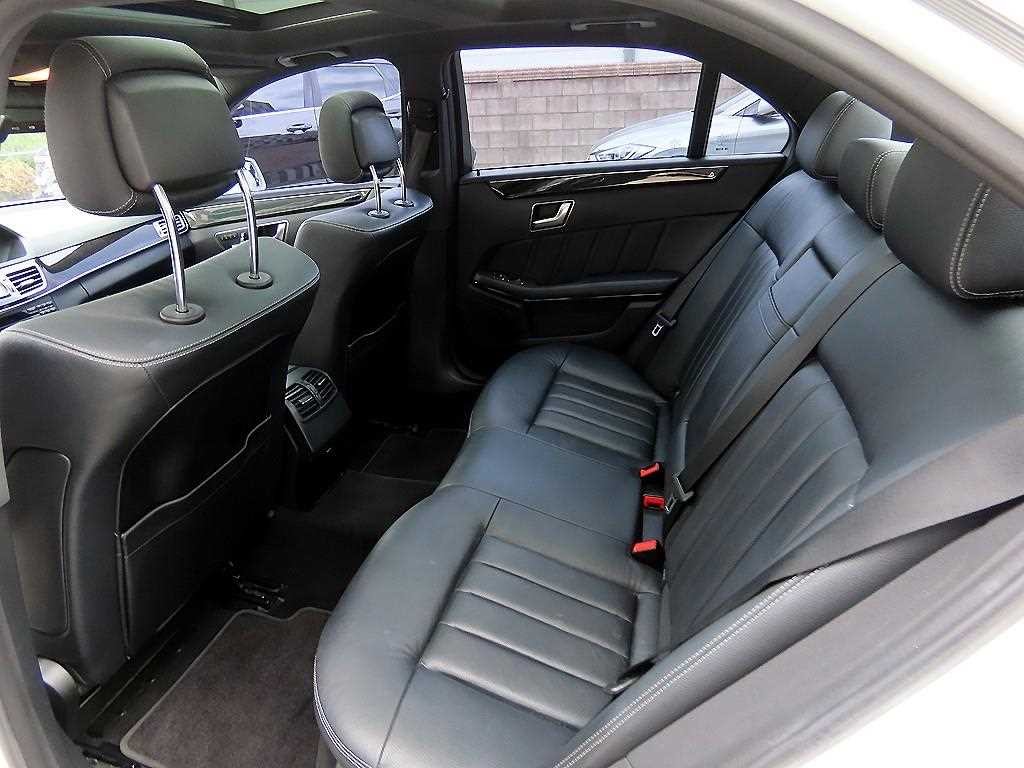 벤츠 E 클래스 E-클래스 W212 E300 4MATIC 아방가르드 이미지 6