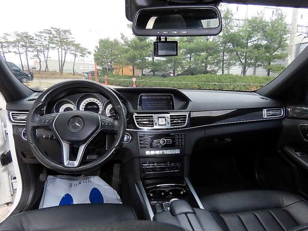 벤츠 E 클래스 E-클래스 W212 E300 4MATIC 아방가르드 이미지 7