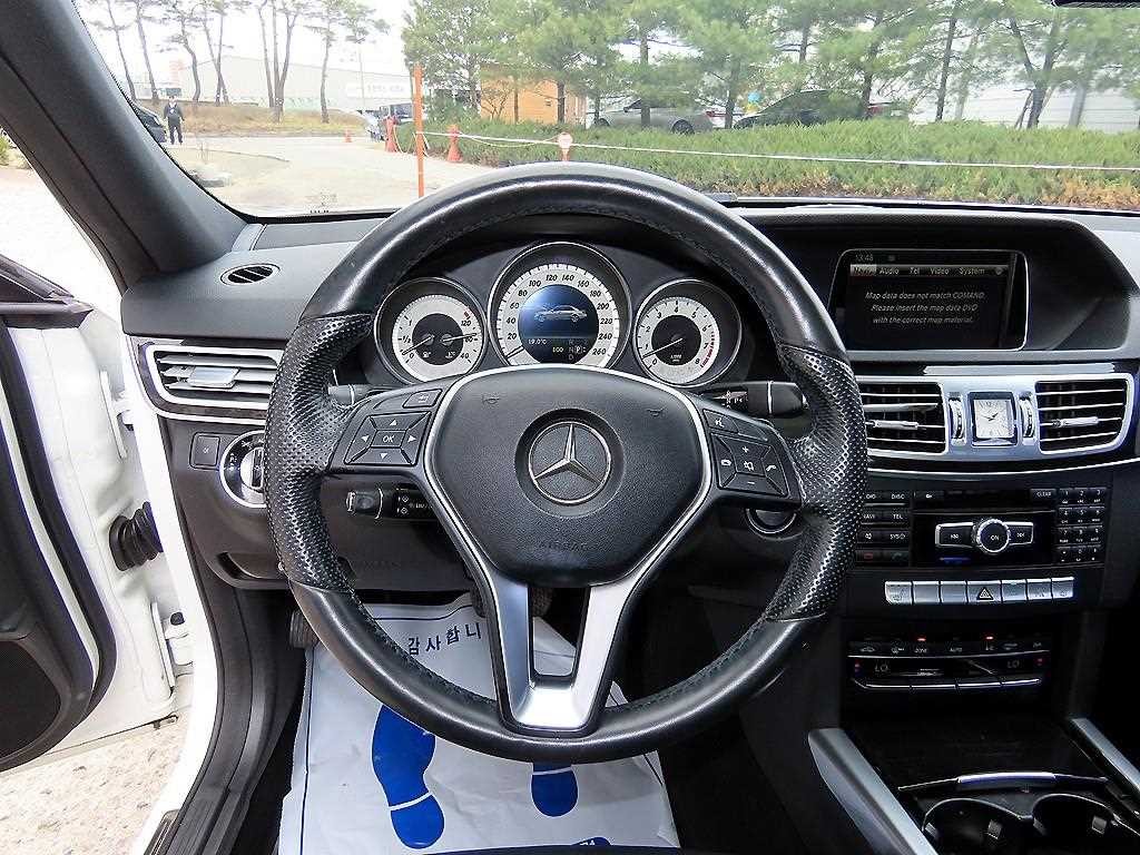 벤츠 E 클래스 E-클래스 W212 E300 4MATIC 아방가르드 이미지 8