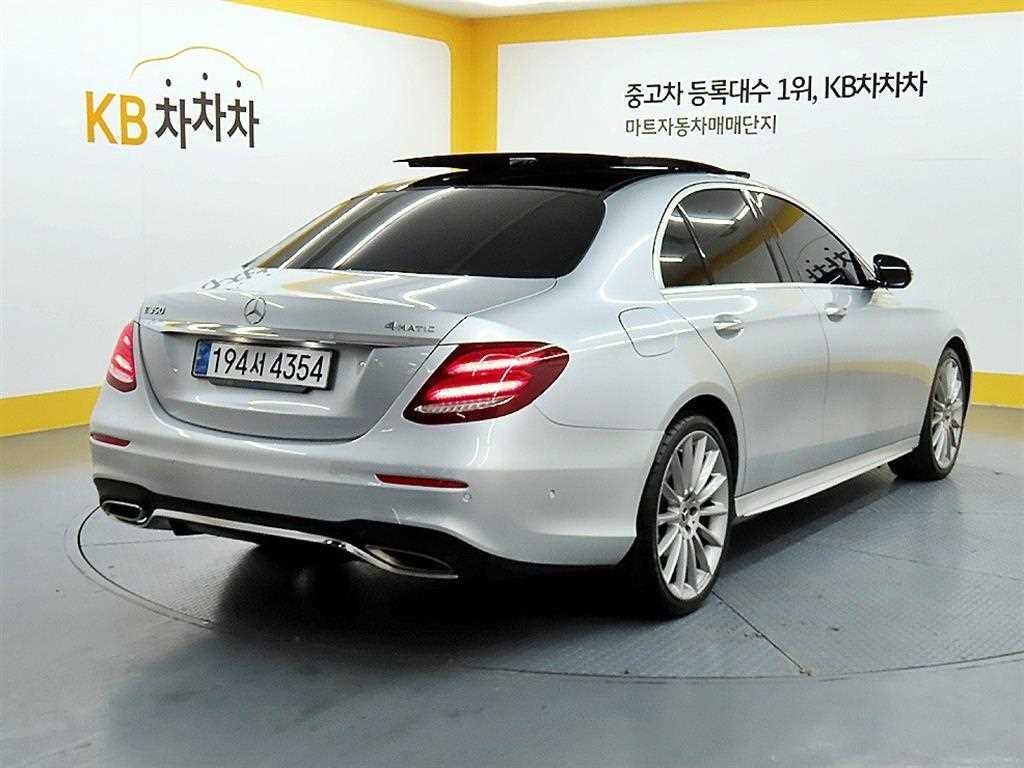 벤츠 E 클래스 E-클래스 W213 E350 4MATIC AMG LINE 이미지 4