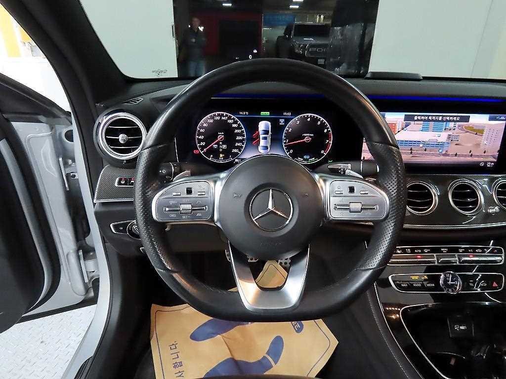 벤츠 E 클래스 E-클래스 W213 E350 4MATIC AMG LINE 이미지 9
